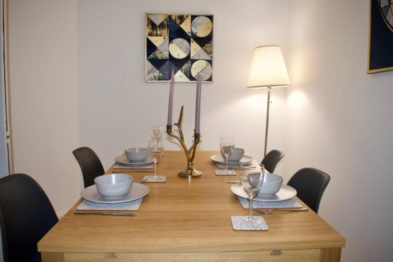 Bright And Modern With Pool And Rooftop Views Appartement